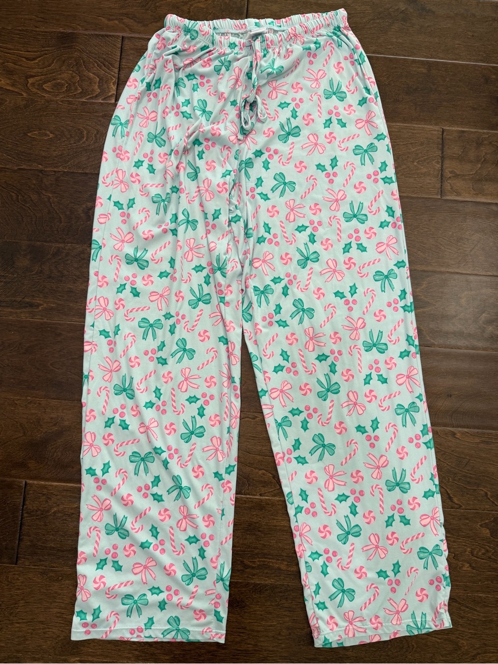 Holiday Bow Print Women’s Pajama Pants in Pink & Green